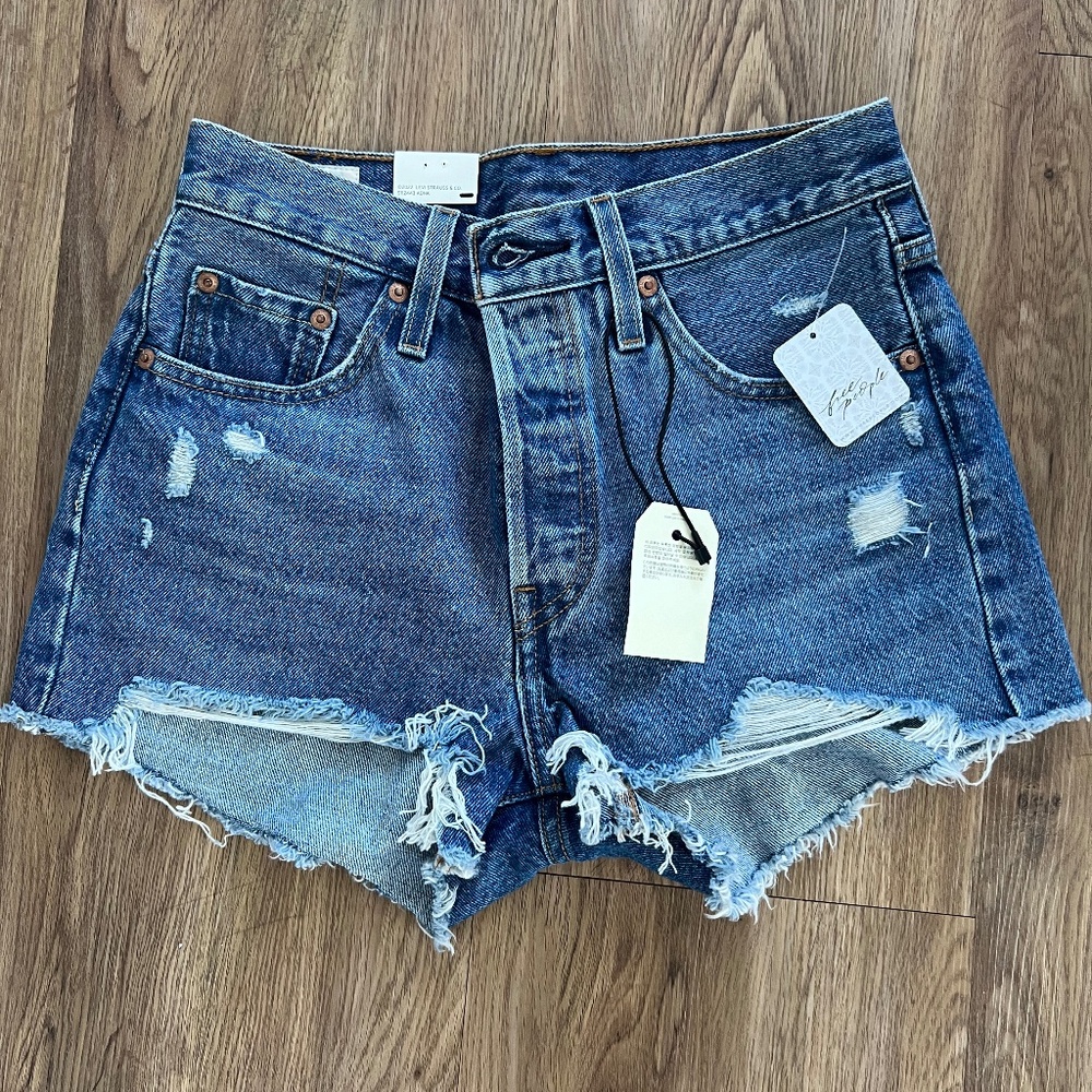 Levi’s 501 Shorts, Size 25